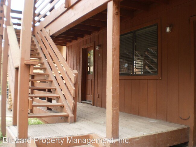 Building Photo - 169 Lupin St