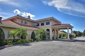 Building Photo - 1008 Hemingway Cir