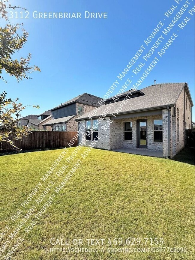 Photo - 3112 Greenbriar Dr House