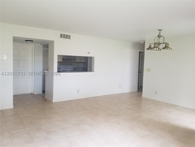 Building Photo - 9901 Westview Dr