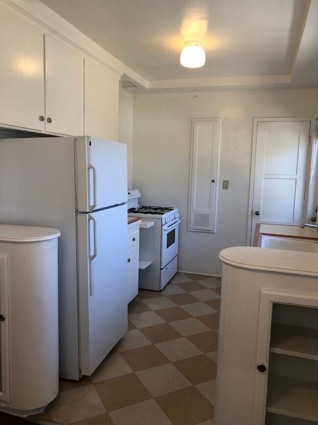 Building Photo - 4104 Perlita Ave
