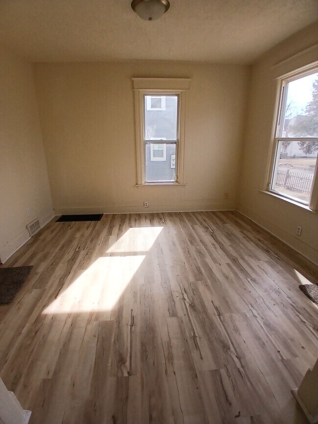 Foto del edificio - 231 Forest Ave