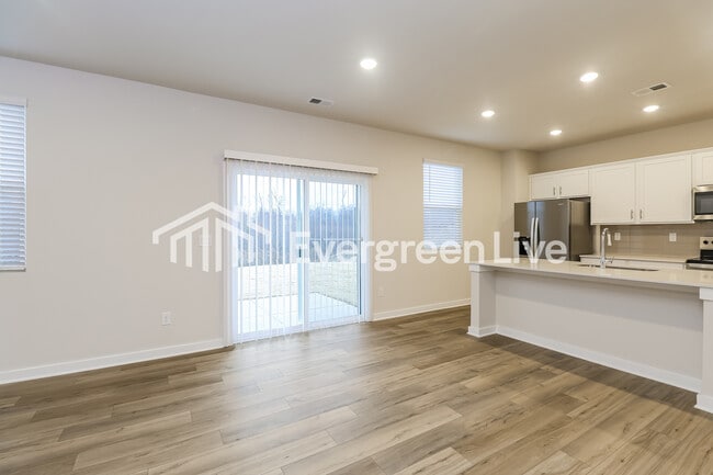 Building Photo - 2433 Appalachian Trl Dr