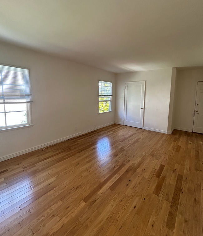 Foto del edificio - Charming studio in prime Los Angeles locat...