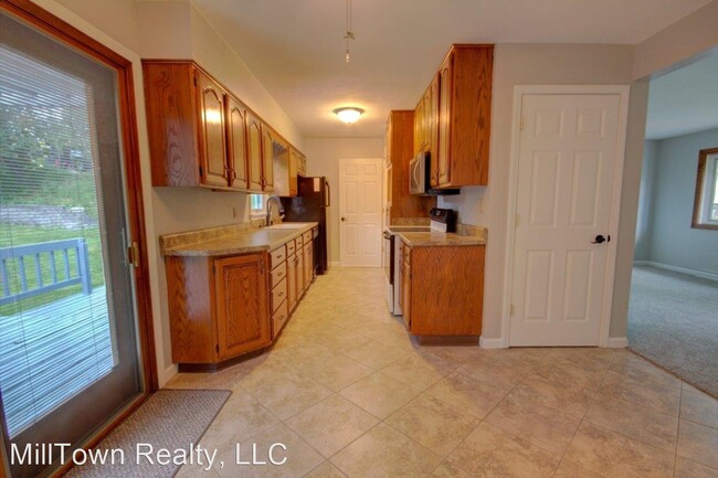 Building Photo - 4 br, 2 bath House - 730 16th St.