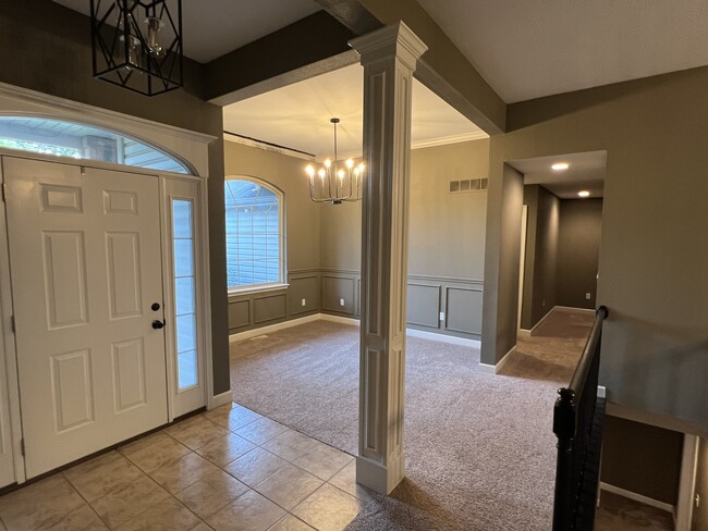 Dining room - 4701 Rainbow Trout Dr