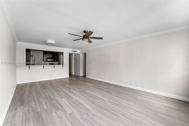 Foto del edificio - 9001 SW 77th Ave