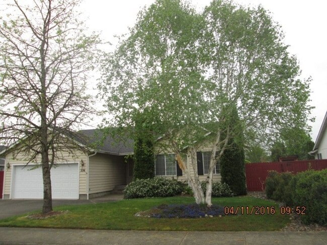 Building Photo - Wonderful 3 bedroom 2 bath home with garage and Back yard