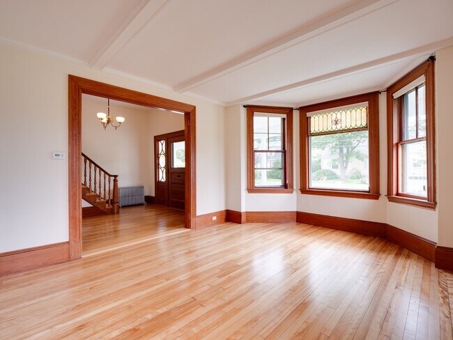 Building Photo - 54 Park Ave