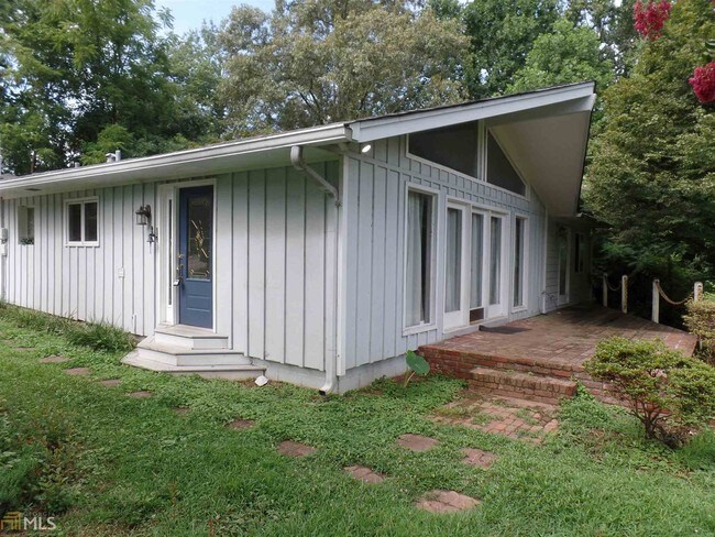 Foto del edificio - 5213 Whites Mill Rd