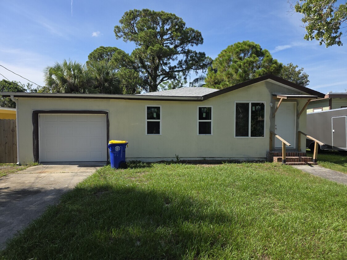 Foto principal - 417 Dove Ave