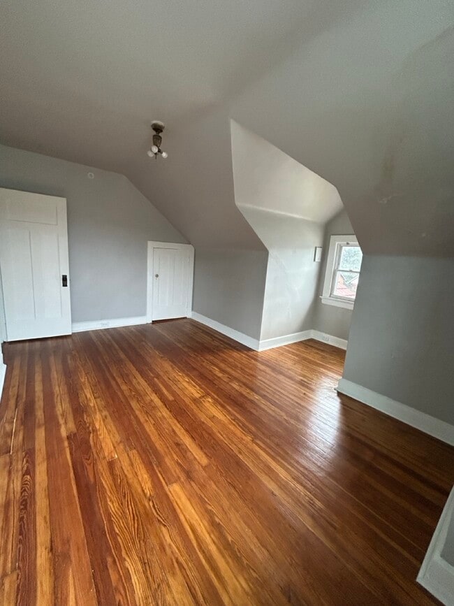 Building Photo - 3421 Trimble Ave