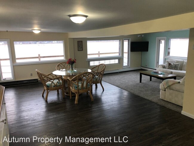 Building Photo - 2 br, 1 bath House - 210 Saint Clair River...