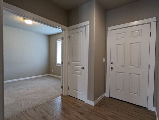 Foto del edificio - 4-Bedroom, 2.5-Bath Home- New Construction...