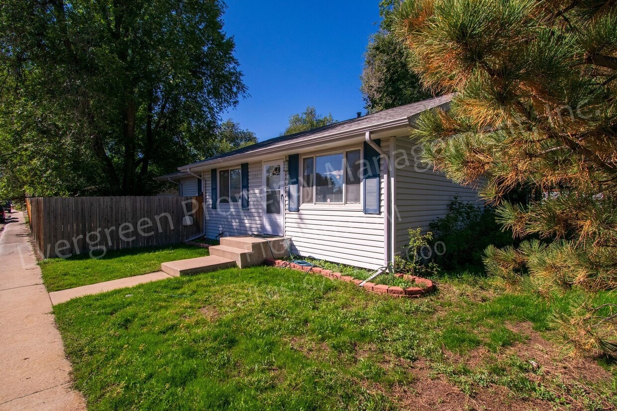 Primary Photo - 121 Buckingham St
