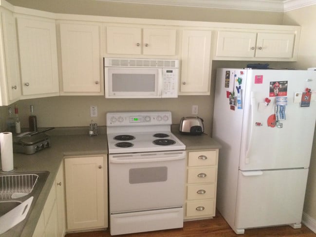 Kitchen - 660 Barnett Shoals Rd