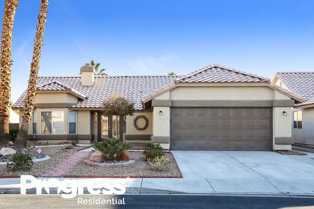 Foto principal - 4409 Ocean Breeze Ave