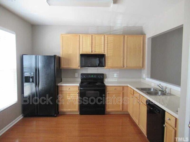 Foto del edificio - 8151 Rhiannon Rd
