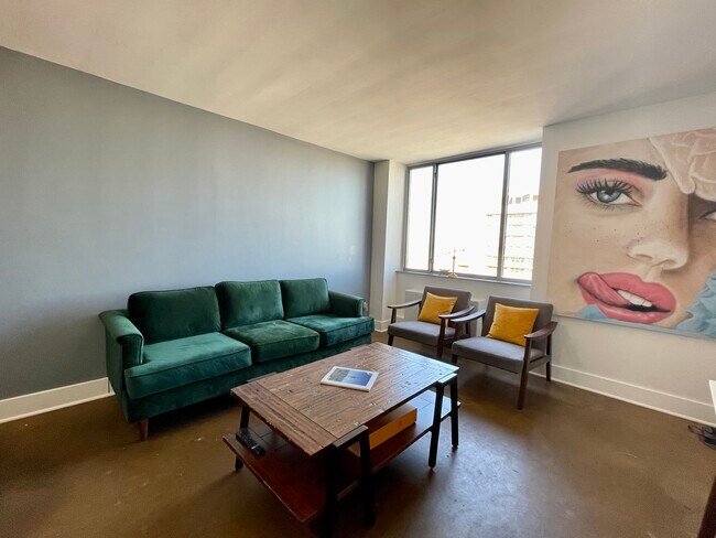 Foto del edificio - 600 E 8th St