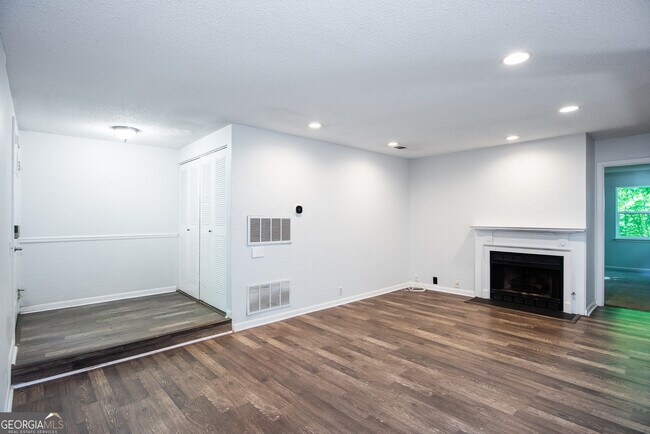 Foto del edificio - 46 Dunwoody Springs Dr
