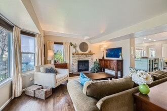 Building Photo - 477 Lincoln Ct