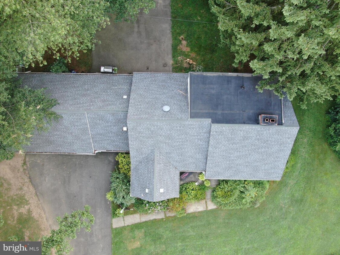 Primary Photo - 1016 Wilson Ave