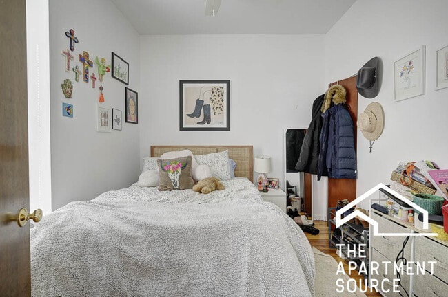 Building Photo - 2732 W Chicago Ave