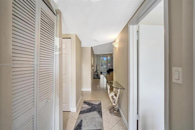 Building Photo - 1900 Sabal Palm Dr