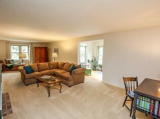 Foto del edificio - 12 Stoney Brook Rd