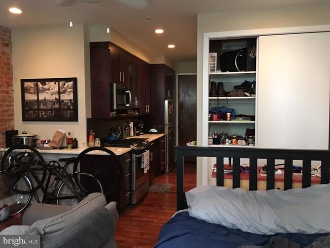 Building Photo - 131 S 13th St