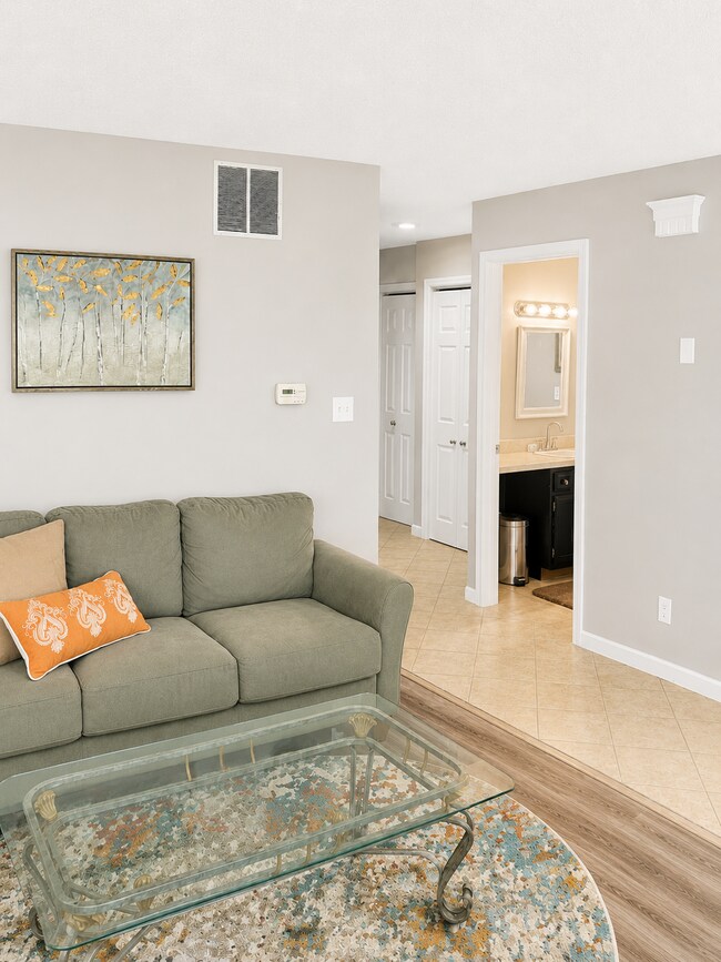 Building Photo - 9113 S Pointe Retreat Dr