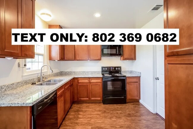 Building Photo - 578 B St