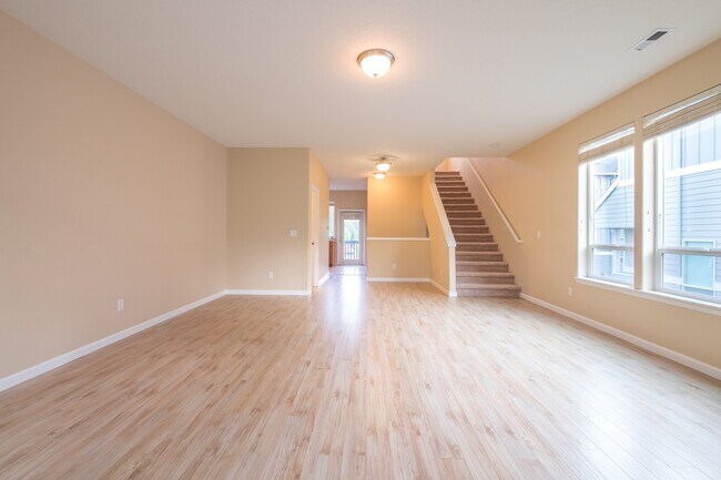 Building Photo - 3 Bedroom 2.5 Bath Forest Grove Town home