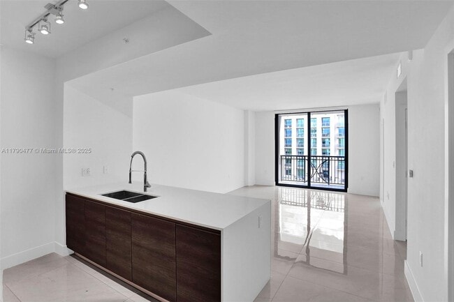 Building Photo - 301 Altara Ave