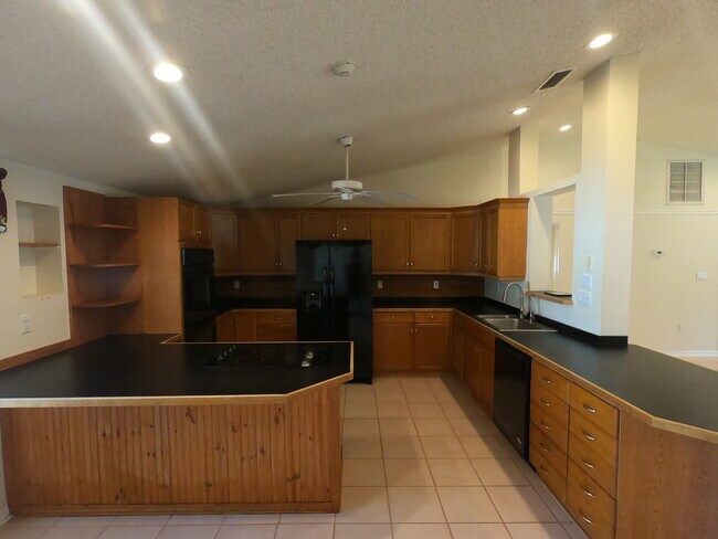 Foto del edificio - 4063 Prescott St