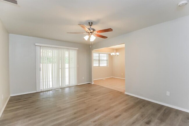 Foto del edificio - 808 Glenwood Dr