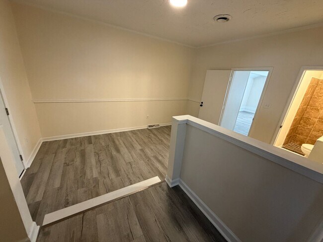 Foto del edificio - Large Home suitable for Residence or Business