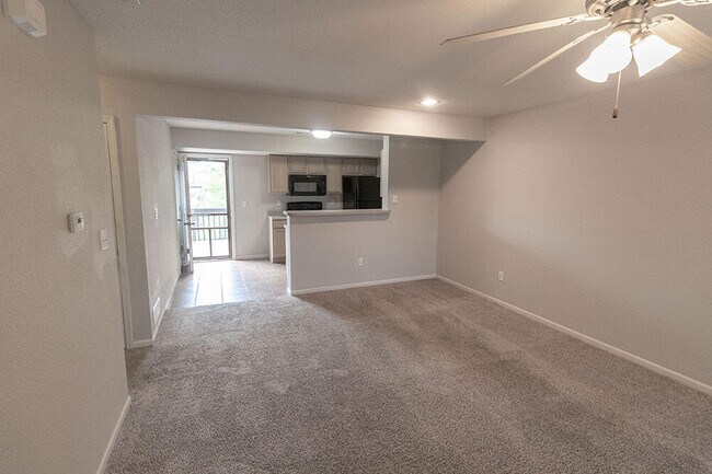 Building Photo - 4005 Snowy Owl Dr