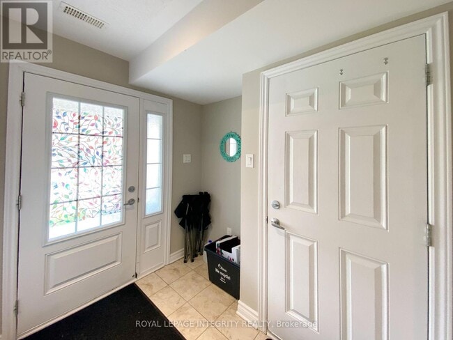 Building Photo - 206 Halyard Way