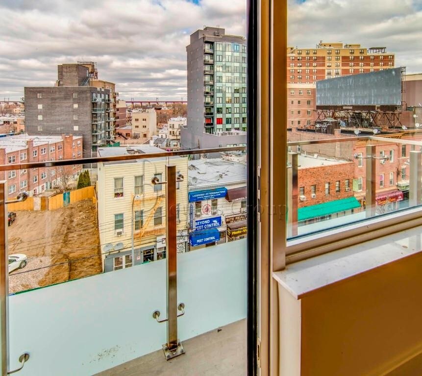Foto principal - 2605 28th St