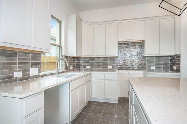 Building Photo - 7207 Winterberry Gln Ln