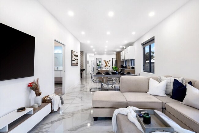 Foto del edificio - 826 SW 14th Ct