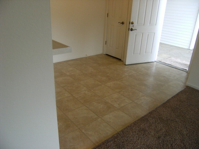 CRI - Dining room - Cedar Ridge Apartments