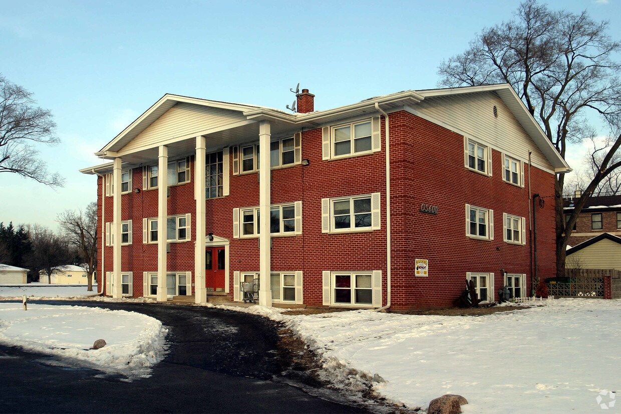 0S600 Old York Rd, Elmhurst, IL 60126 Apartments in Elmhurst, IL