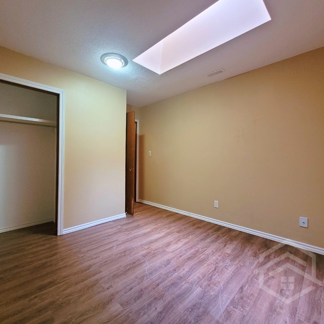 Building Photo - 2-Bedroom Apartment in Waterford!!