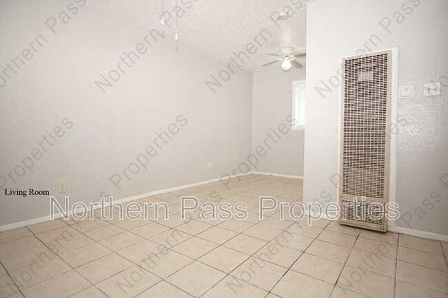 Foto del edificio - 3803 Tyler Ave