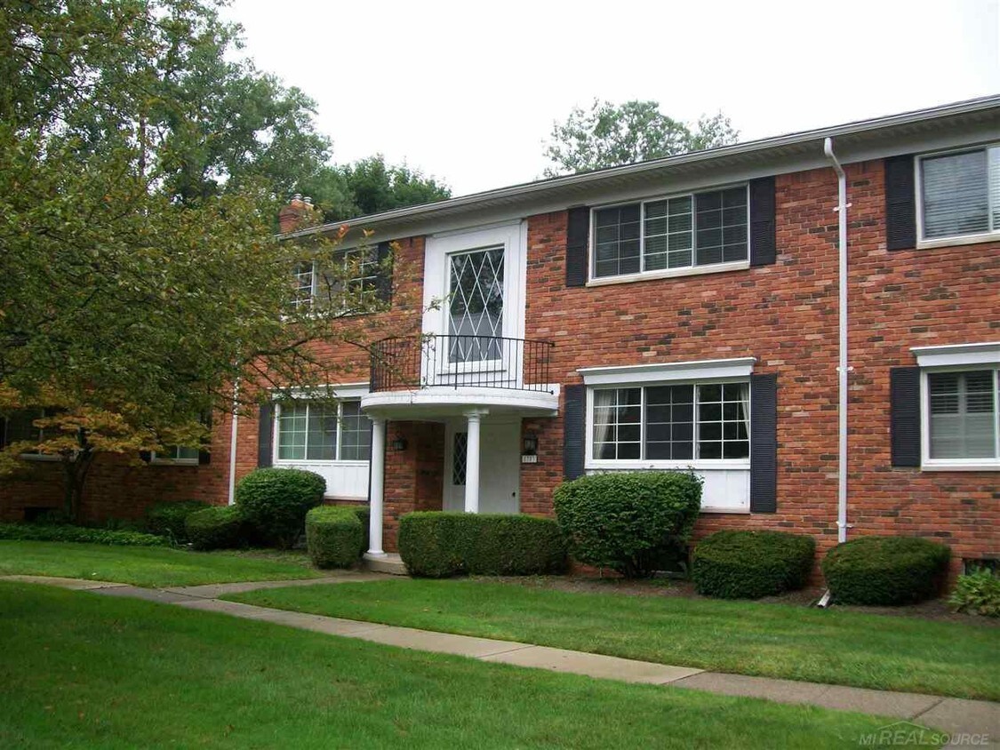 1783 Huntingwood Ln, Bloomfield Hills, MI 48304 Condo for Rent in