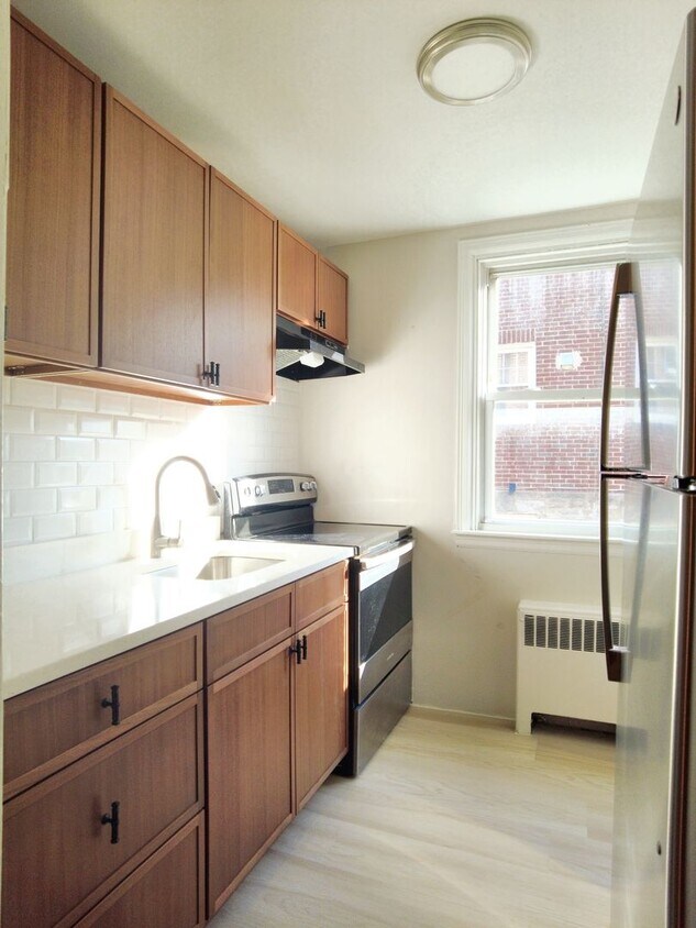 Primary Photo - 5137 Westford Rd, Philadelphia, PA 19120-3615