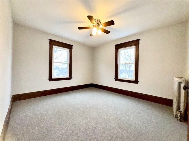 Foto del edificio - 328 Stevens St