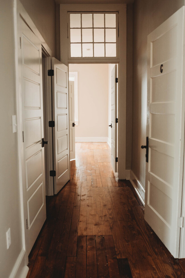 Hallway entrance to bedroom - 529 E Washington St